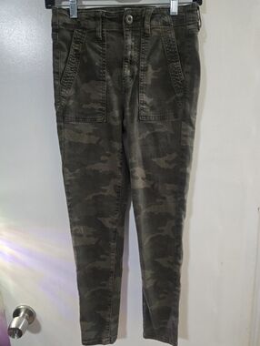 American Eagle Outfitters Olive Camo Pants